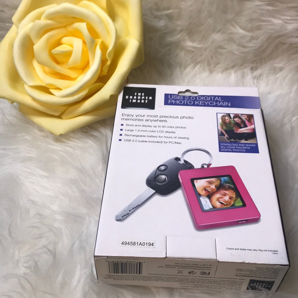 The Sharper Image USB 2.0 Digital Photo Keychain - Picture 7 of 10